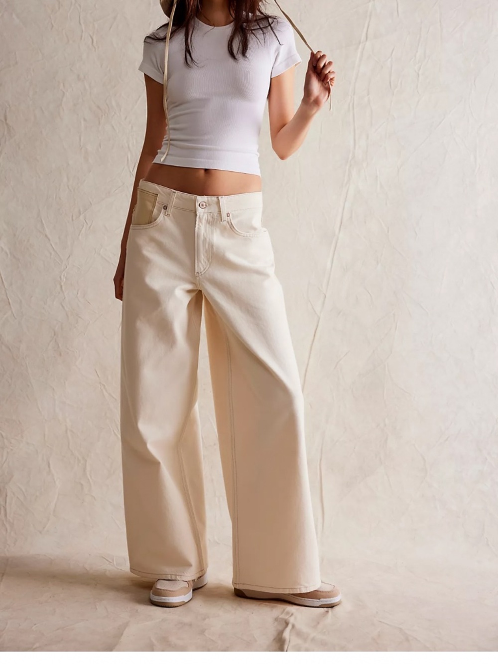 We The Free White Denim Baggy Wide Leg Waterfalls Jeans Size 30 EUC